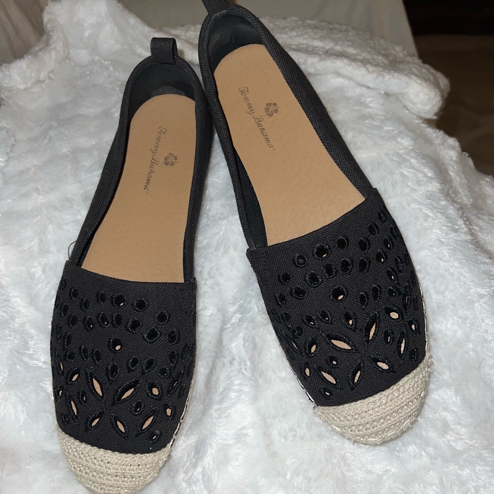 Tommy Bahama Selena Black and Cream Espadrilles